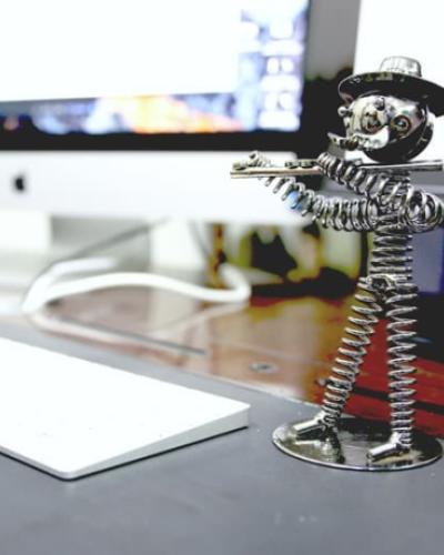 Pied Piper made of metal spirals